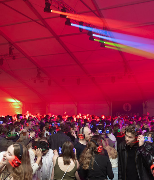 Verdens Største Silent Disco by UKEN i Bergen