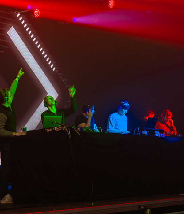 Verdens Største Silent Disco by UKEN i Bergen